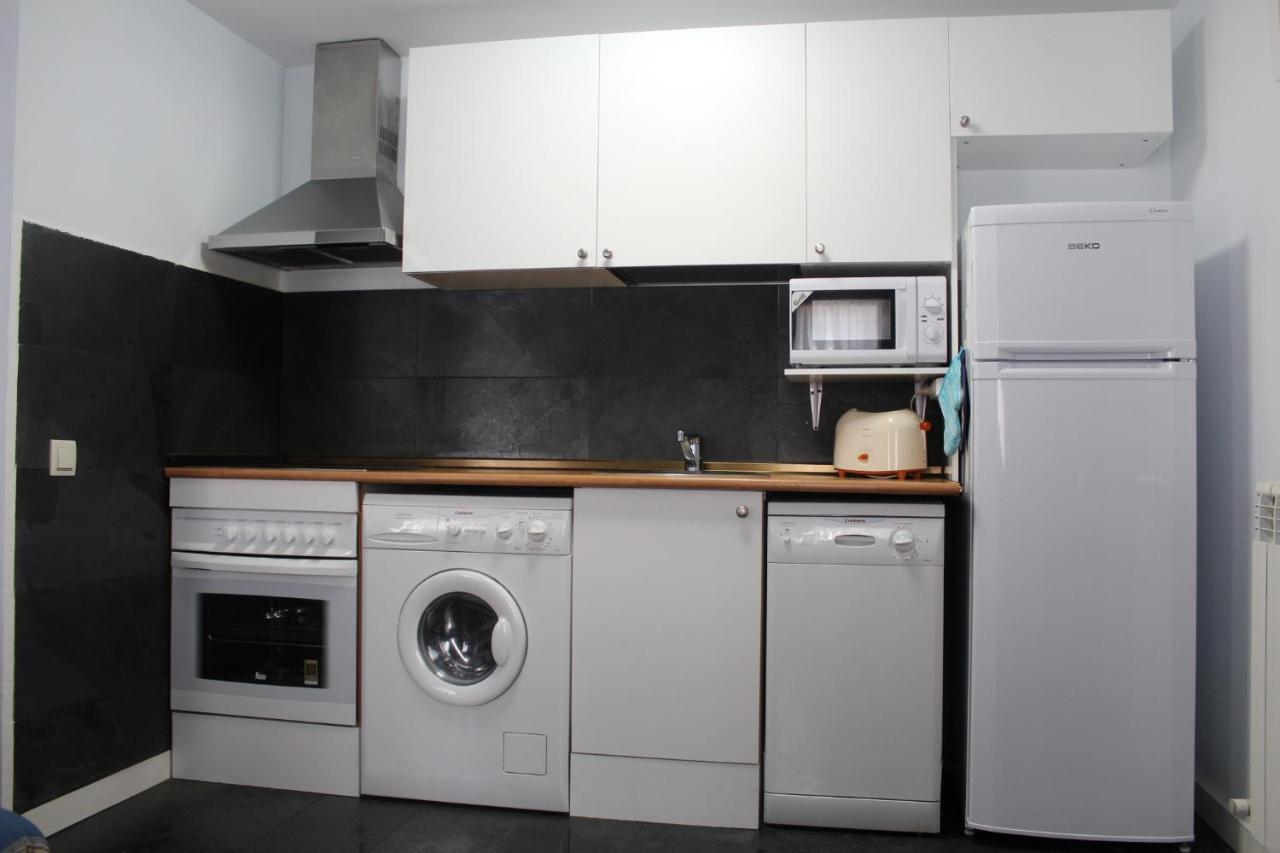 Escuadros Apartment Бенаск Екстериор снимка