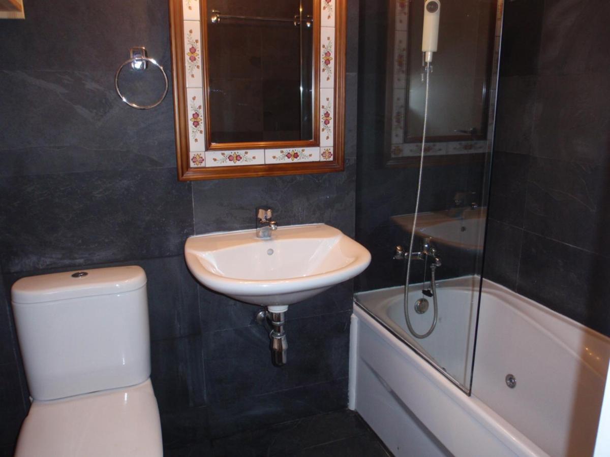Escuadros Apartment Бенаск Екстериор снимка