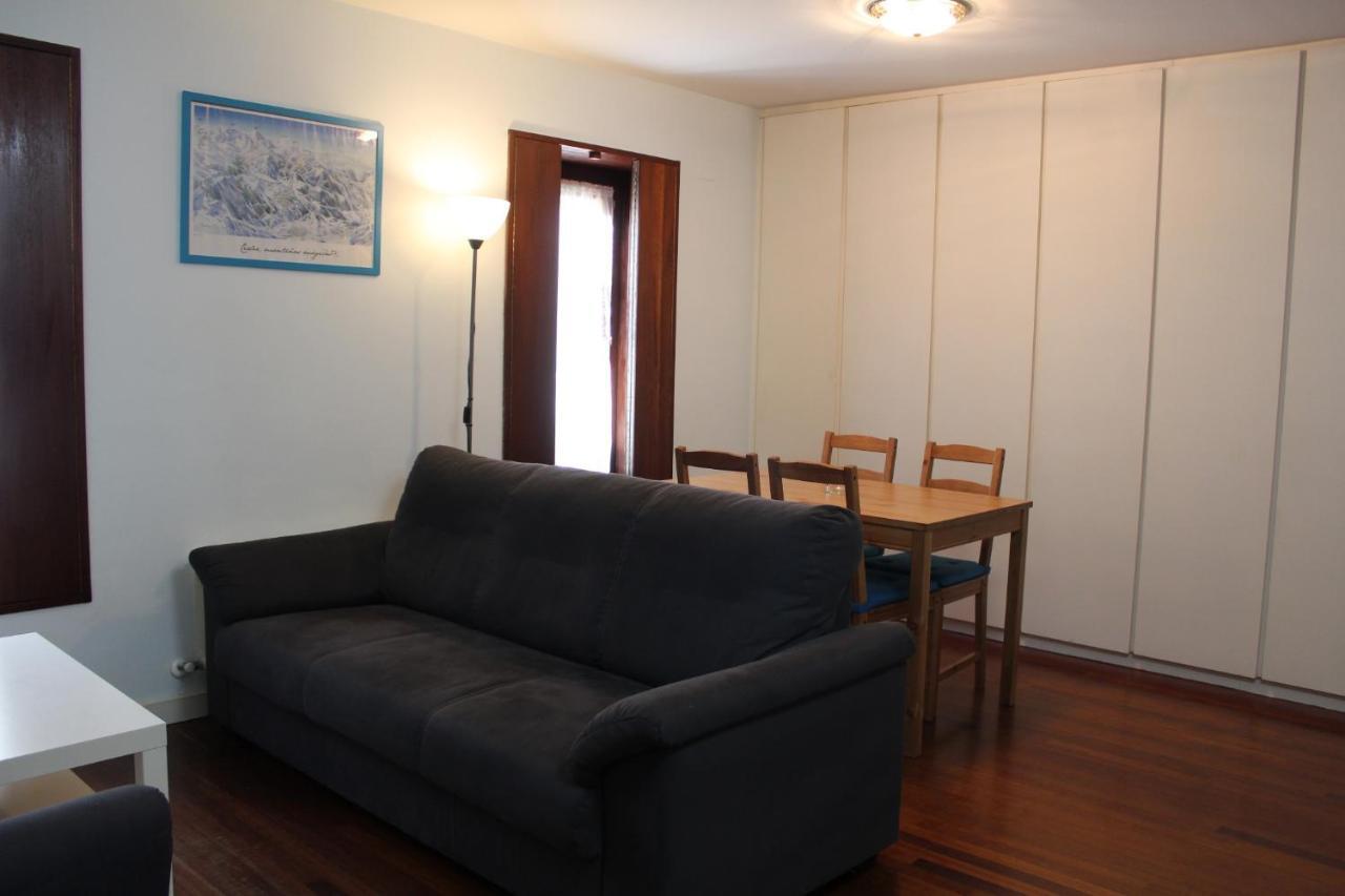 Escuadros Apartment Бенаск Екстериор снимка